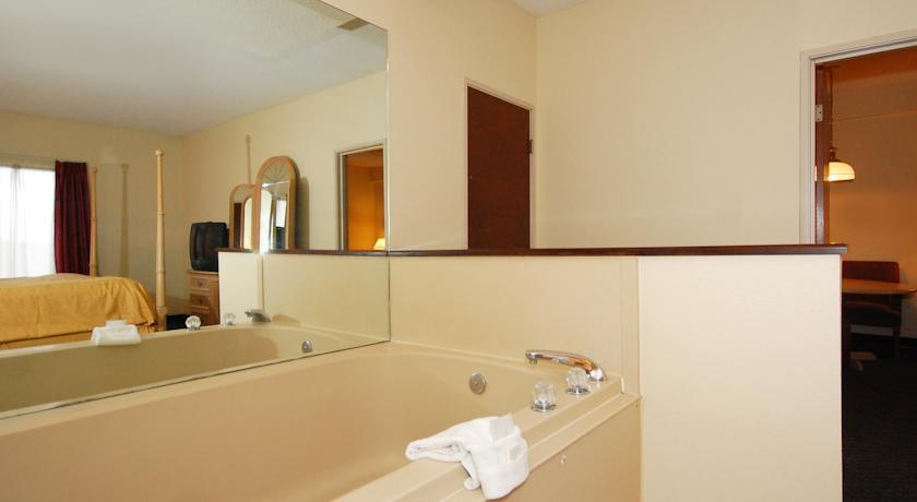 Отель Comfort Suites Morristown