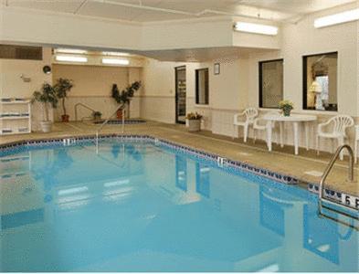 Отель Ramada Bolingbrook