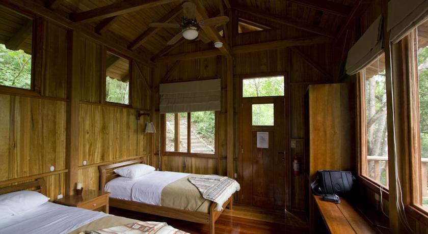 Отель Urraca Lodge- Reserva Jorupe