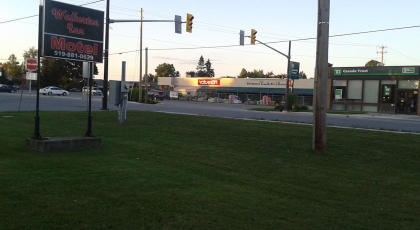 Отель Walkerton Inn Motel