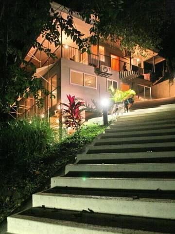 Отель Funky Monkey Lodge