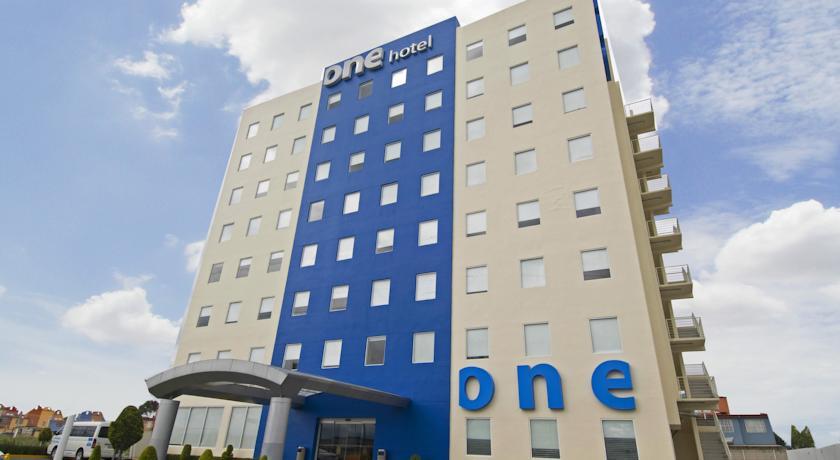 Отель One Toluca Aeropuerto