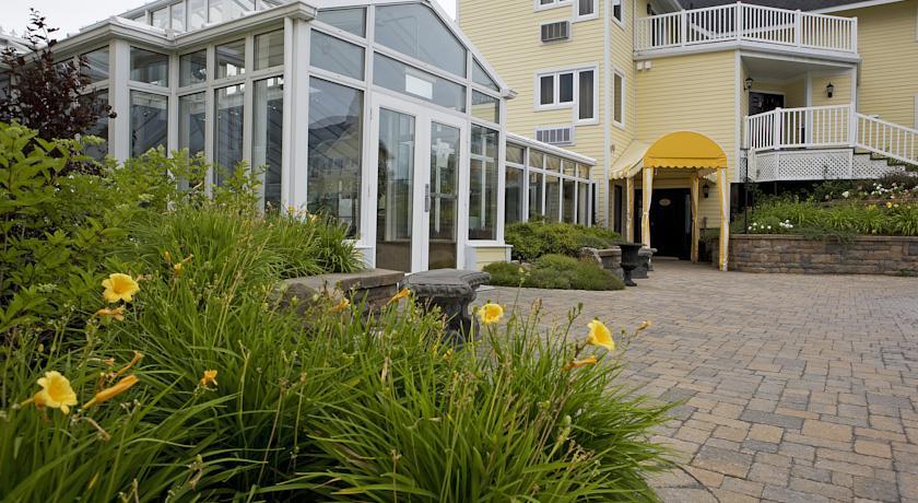 Отель Auberge & Spa West Brome
