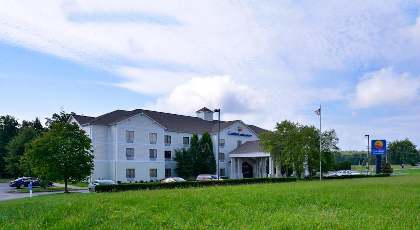 Отель Comfort Inn & Suites Morehead