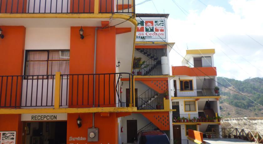 Отель Hotel Estancia Los Cedros