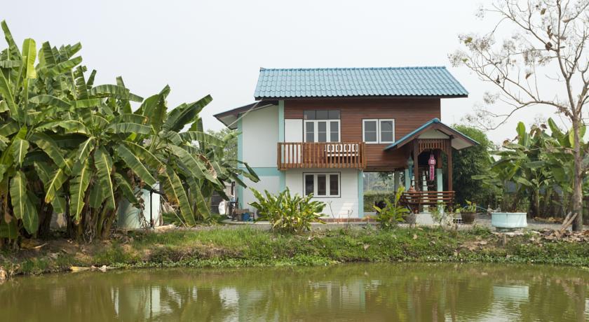 Апартаменты Traditional Thai Teakwoodhouse