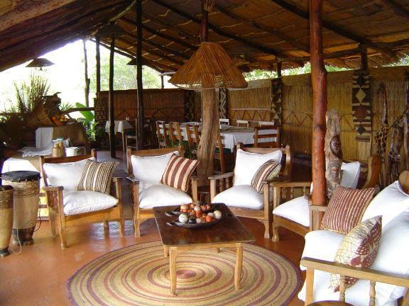 Отель Taita Falcon Lodge
