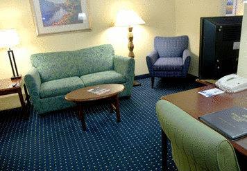 Отель SpringHill Suites by Marriott Overland Park
