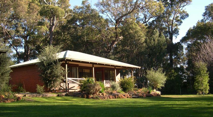 Отель Margaret River Chalets