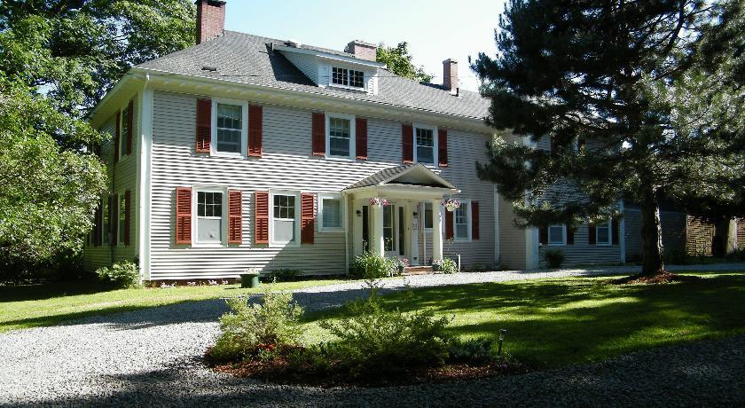 Мини-отель The Kingswood Bed and Breakfast