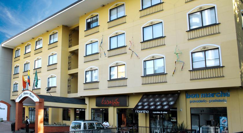 Отель Hotel Pinares Plaza