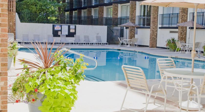 Отель Hawthorne Inn & Conference Center