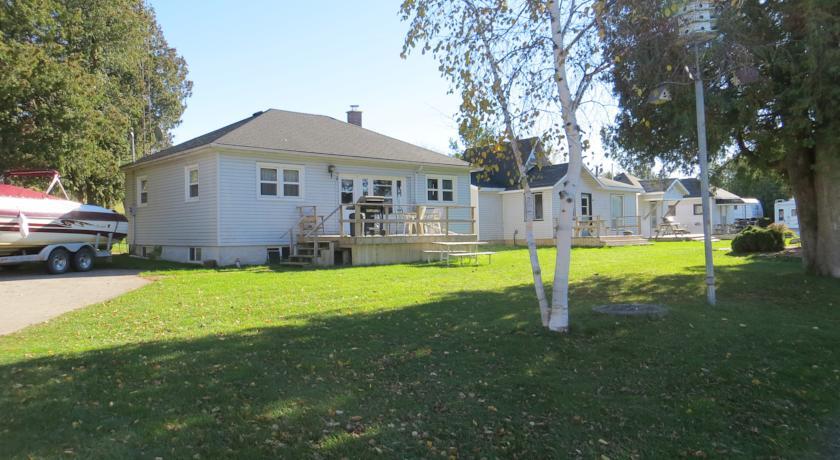 Отель Lunge Haven Cottages & Boating Club