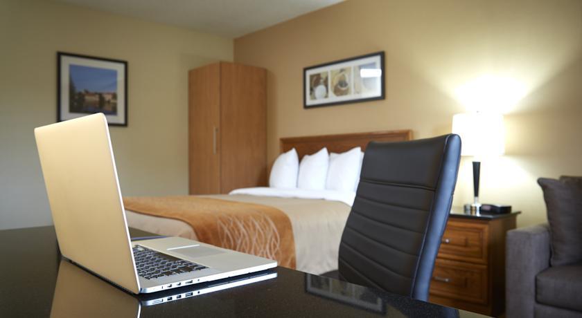 Отель Comfort Inn Val D'Or