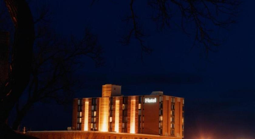 Отель Hôtel Plaza Valleyfield