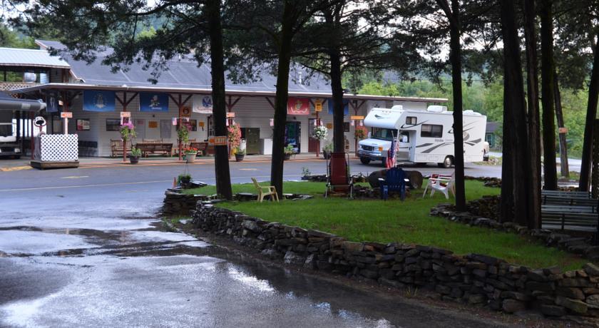 Отель Volunteer Park Family Campground