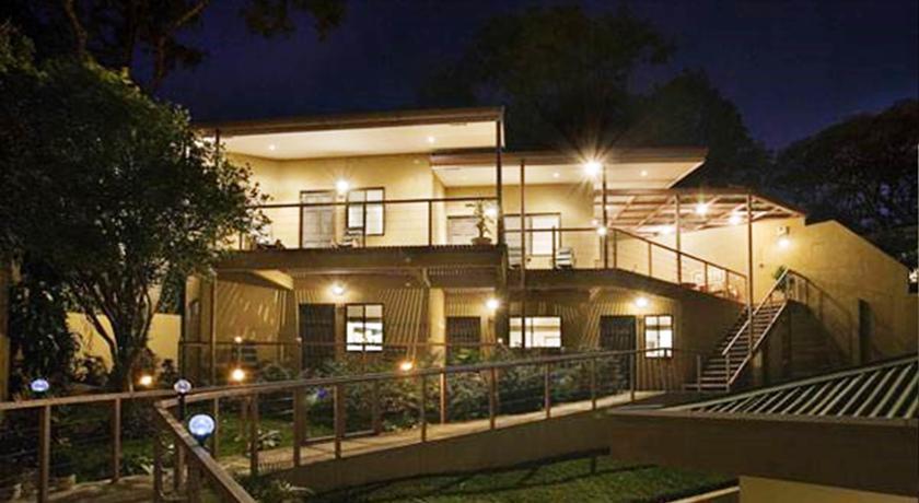 Отель Out of Bounds Boutique Hotel
