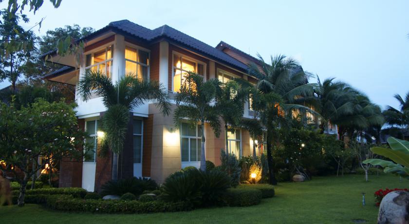 Отель Juntra Resort & Hotel