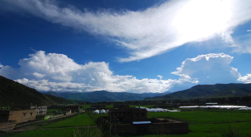 Хостел October Daocheng Youth Hostel