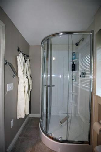 Мини-отель Highland Breeze Bed & Breakfast Accommodations