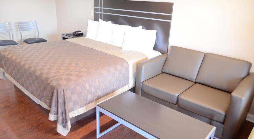 Отель Regency Inn & Suites IAH - Intercontinental