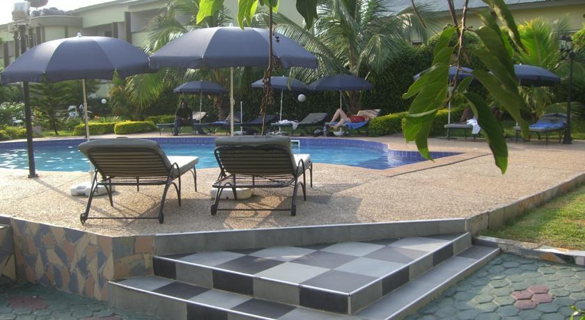 Отель Wadoma Royale Hotel