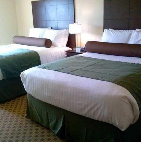 Отель Cobblestone Hotel and Suites - Newton