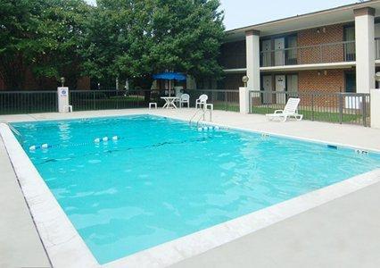 Отель Days Inn Onley