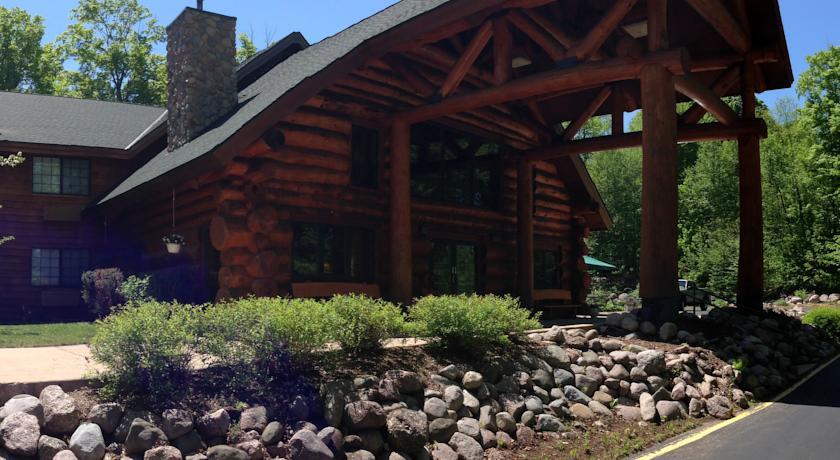 Отель Konkapot Lodge