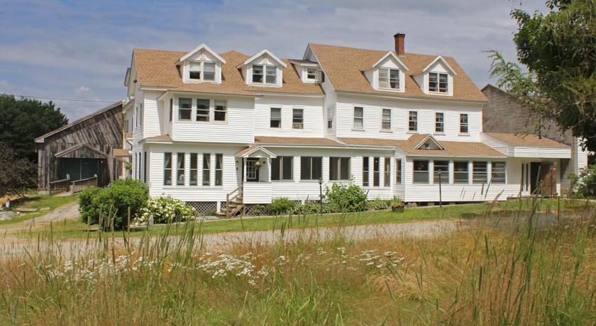 Мини-отель Lake Shore Farm Inn