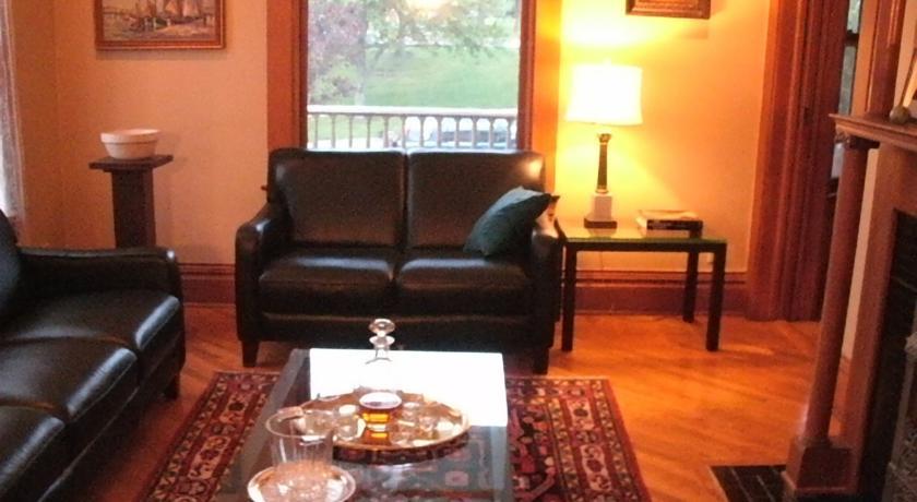 Отель The Burford House Inn