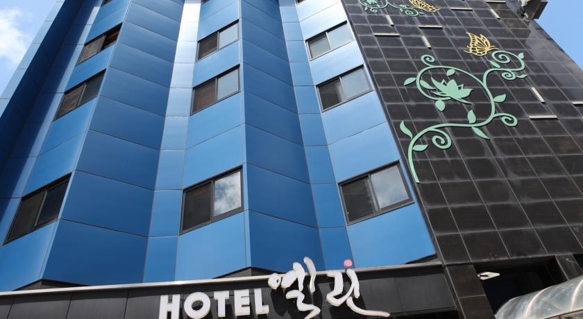 Elin Hotel