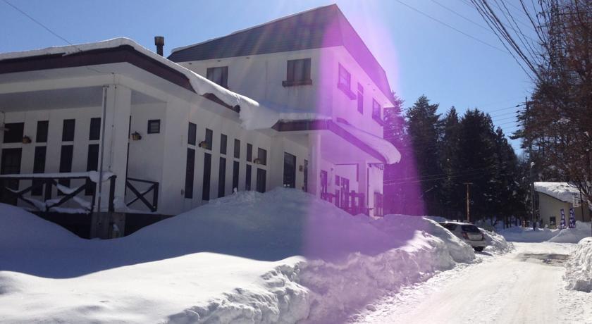 Hakuba Landmark Iwatake Lodge
