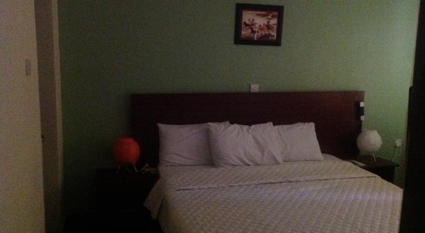 Отель Citizens Suites