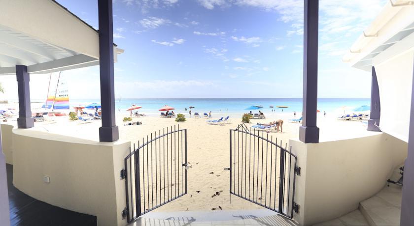 Отель Infinity on the Beach