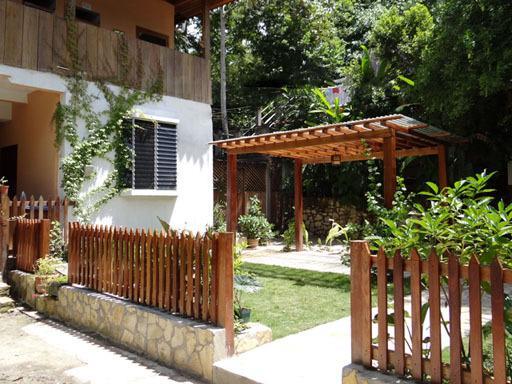 Отель Hotel y Restaurante Las Gardenias