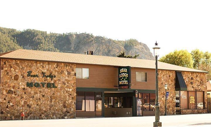 Отель Bear Lodge Motel