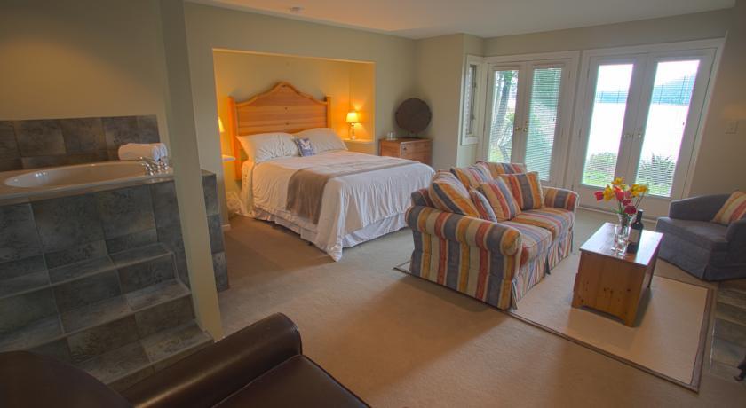 Отель Oceanwood Inn
