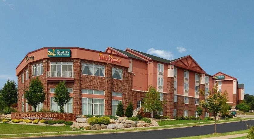 Отель Quality Inn & Suites Madison