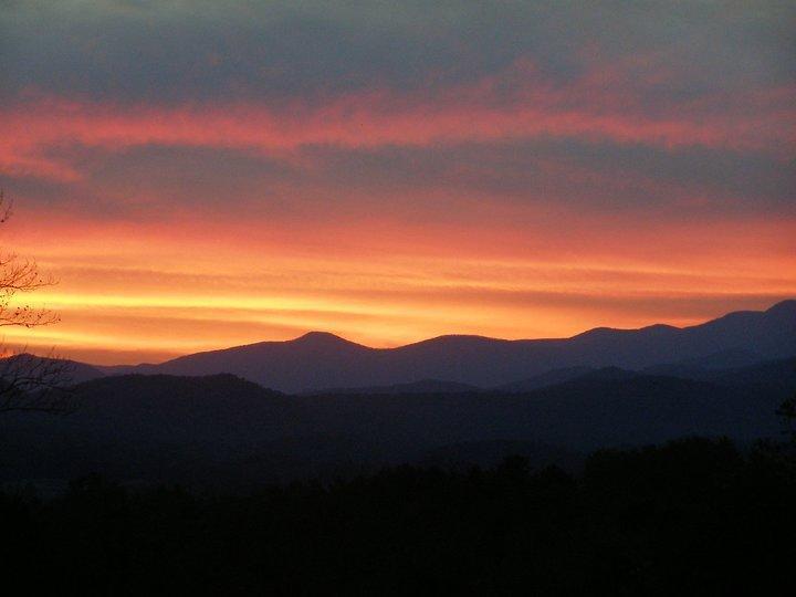 Апартаменты Mountain View Holiday Home - Hendersonville