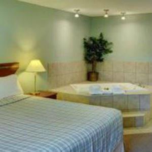 Отель Lakeview Inn & Suites - Chetwynd