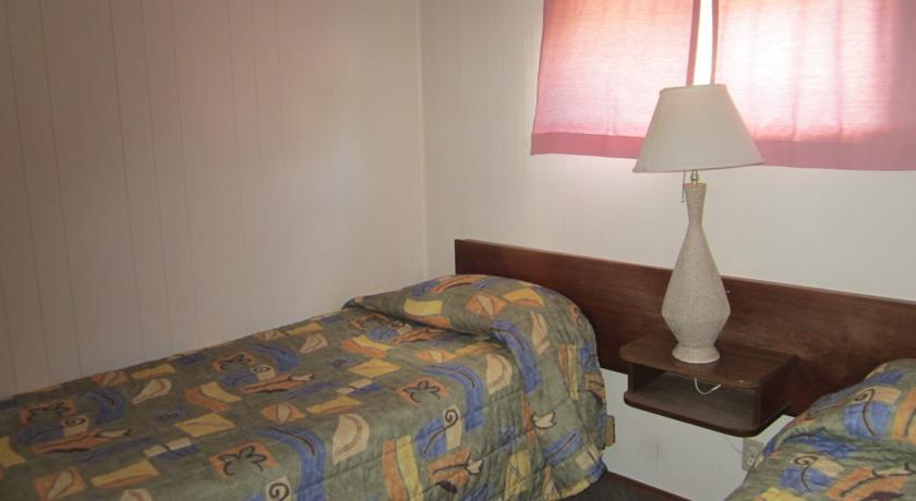Отель Robbie's Motel