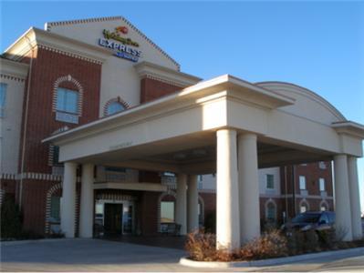 Отель Holiday Inn Express Hotel & Suites PAMPA