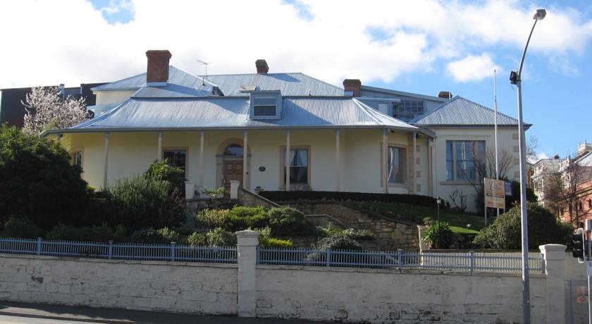 Мини-отель The Lodge on Elizabeth Bed & Breakfast