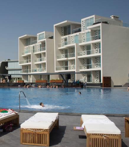 WhiteLace Resort