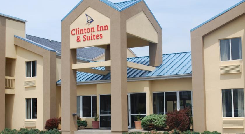 Отель Clinton Inn & Suites