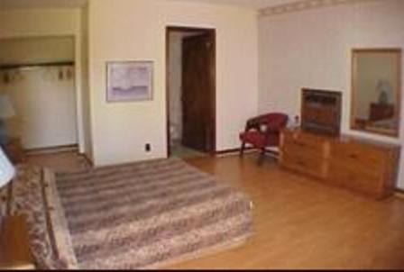 Отель Wainfleet Motel & Restaurant