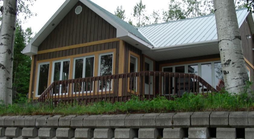 Отель Chalet Lac Port-au-Saumon