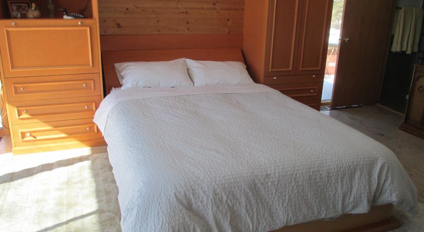 Мини-отель Eldorado Beach on Lake Superior B & B