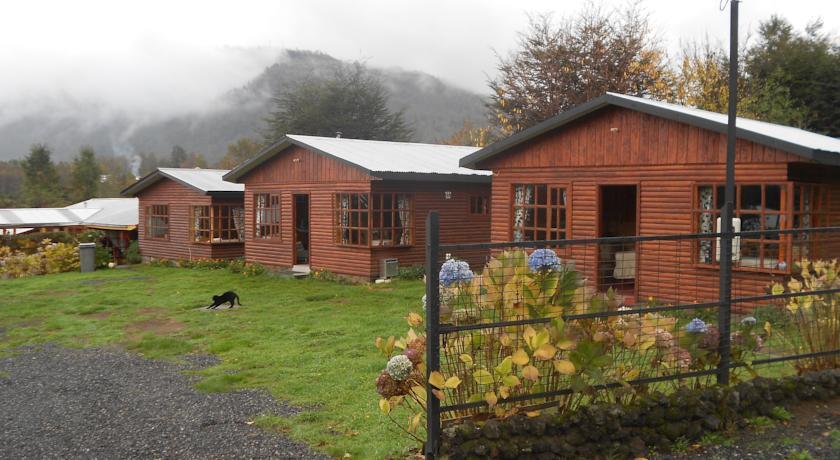 Отель Cabañas y Camping Los Pinos